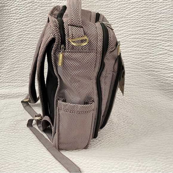 JuJuBe Be Right Back Chevron Patterned Queen of the Nile Diaper Bag Backpack - Picture 4 of 16